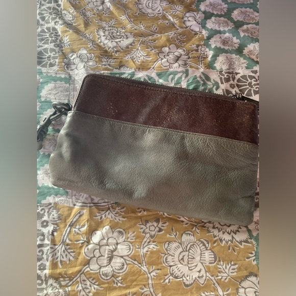 liebeskind leather pouch - Picture 2 of 4